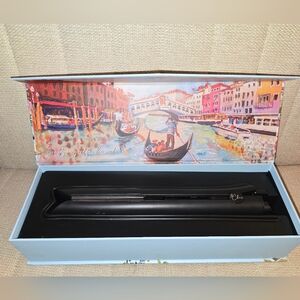 LE CHIC Ionic Ceramic Flat Iron